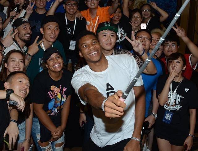 在他调整出 在他调整出